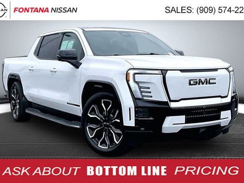 Used 2025 GMC Sierra EV Denali AWD/4WD image 1
