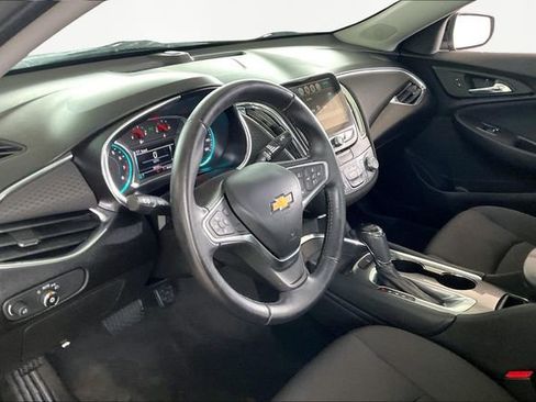 Used 2018 Chevrolet Malibu LT image 12