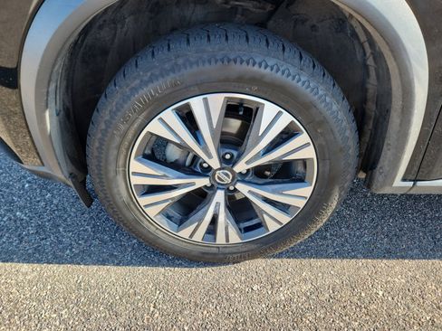 Used 2021 Nissan Rogue SV image 27