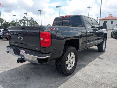 Used 2018 Chevrolet Silverado 2500 LTZ w/ Duramax Plus Package AWD/4WD image 4
