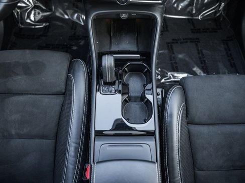 Used 2021 Volvo XC40 P8 Recharge w/ Advanced Package image 25