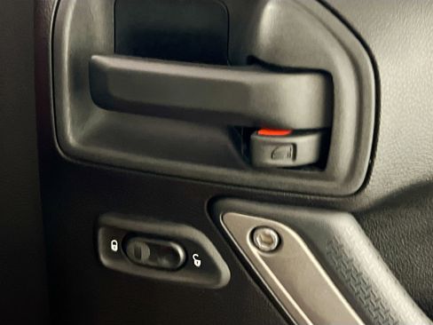 Used 2013 Jeep Wrangler Sport AWD/4WD image 31