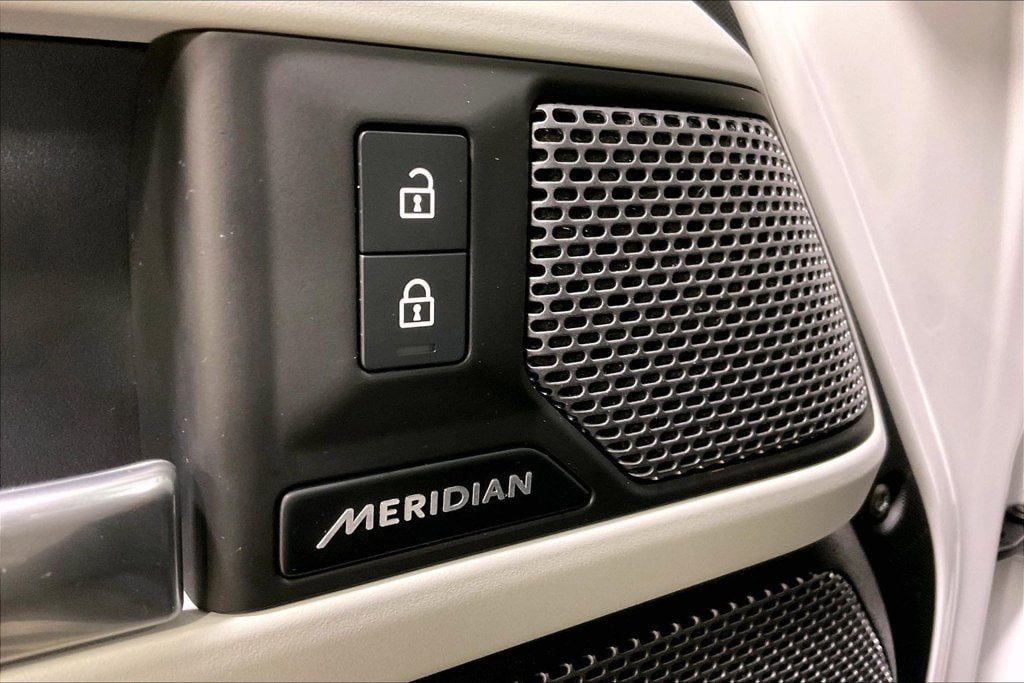 Certified 2024 Land Rover Defender 110 S AWD/4WD image 16