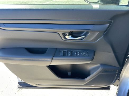 Used 2025 Honda CR-V LX image 22