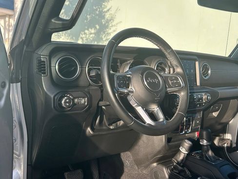 Used 2022 Jeep Gladiator Overland w/ Popular Equipment Package AWD/4WD image 32