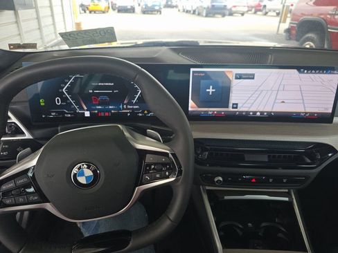 Used 2025 BMW 330i xDrive Sedan w/ Convenience Package image 7