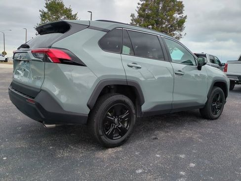 Used 2022 Toyota RAV4 XLE w/ Convenience Package image 4