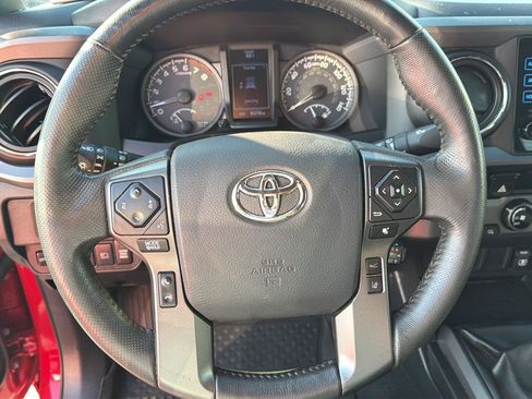 Used 2018 Toyota Tacoma TRD Sport AWD/4WD image 20