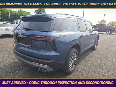 Used 2025 Chevrolet Traverse LT FWD image 7