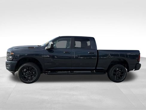 Used 2025 RAM 2500 Big Horn AWD/4WD image 2