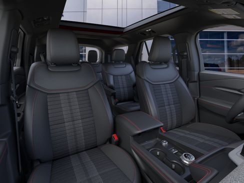 New 2026 Ford Explorer ST-Line w/ ST-Line Street Pack AWD/4WD image 10