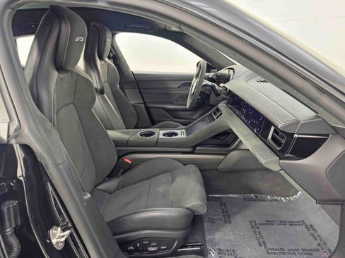 Used 2023 Porsche Taycan GTS image 16