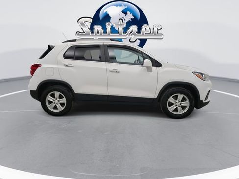 Used 2018 Chevrolet Trax LT w/ LT Convenience Package image 12