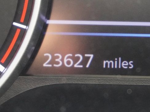 Used 2023 Nissan Sentra SR w/ SR Premium Package image 3