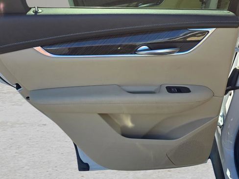 Used 2018 Cadillac XT5 AWD image 27