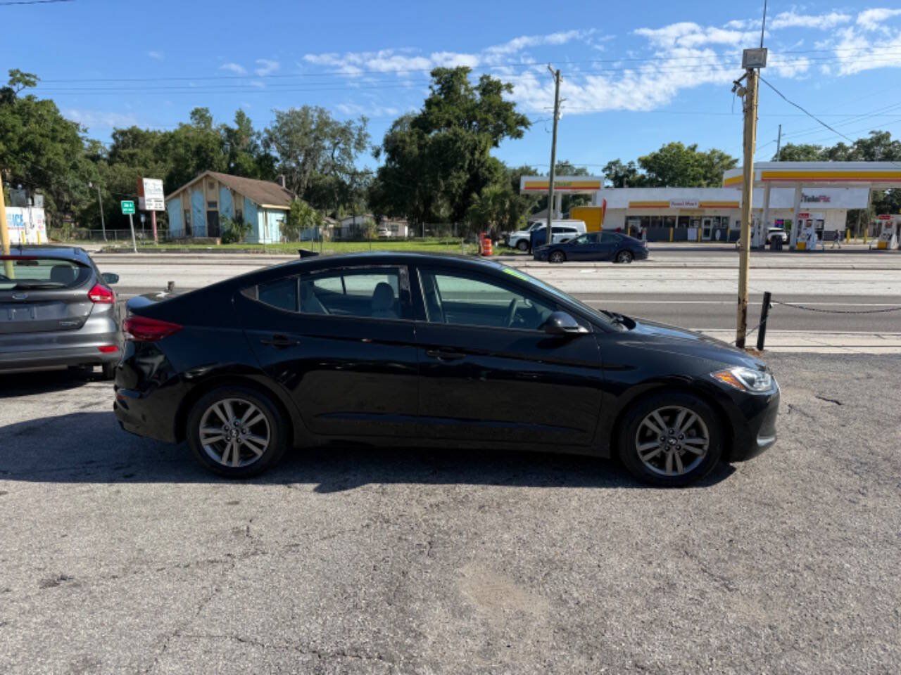 Used 2017 Hyundai Elantra SE FWD image 6