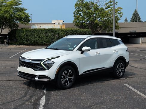 Certified 2023 Kia Sportage EX AWD/4WD image 2