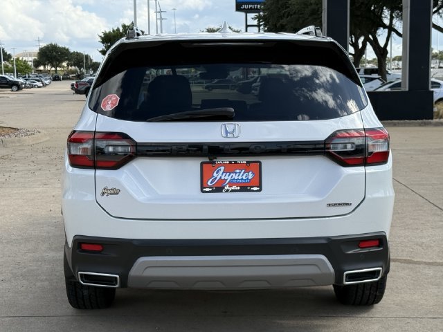 Used 2025 Honda Pilot Touring image 6