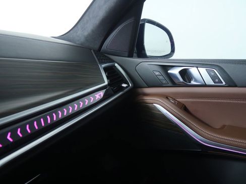 Certified 2023 BMW X7 xDrive40i w/ M Sport Package image 28