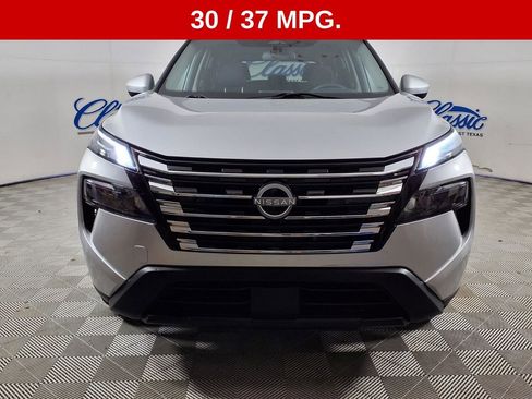 Used 2024 Nissan Rogue SV image 5