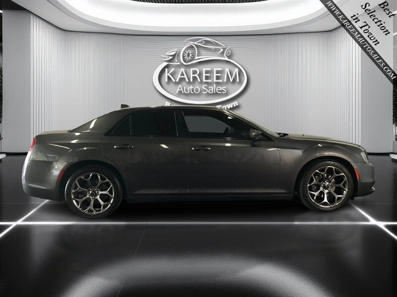 Used 2018 Chrysler 300 S RWD image 4