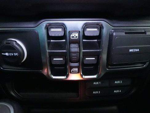 Used 2024 Jeep Wrangler Unlimited Sport AWD/4WD image 33