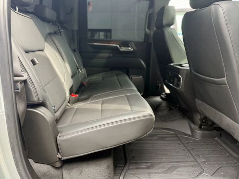 Used 2024 GMC Sierra 2500 Denali w/ Denali Reserve Package image 18