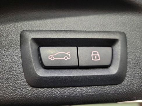 Used 2025 BMW X5 xDrive50e w/ Climate Comfort Package image 30