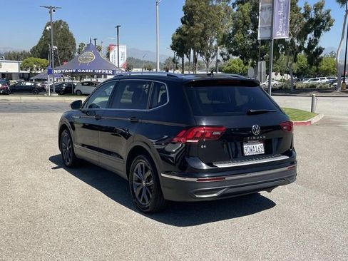 Used 2022 Volkswagen Tiguan SE w/ Panoramic Sunroof Package image 4
