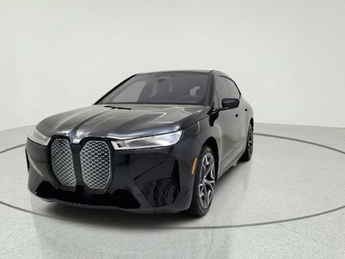 Used 2024 BMW iX xDrive50 w/ Premium Package AWD/4WD image 3
