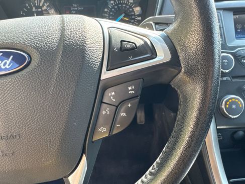 Used 2017 Ford Fusion SE image 25