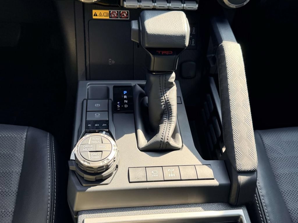 Used 2025 Toyota 4Runner TRD Off-Road Premium AWD/4WD image 6