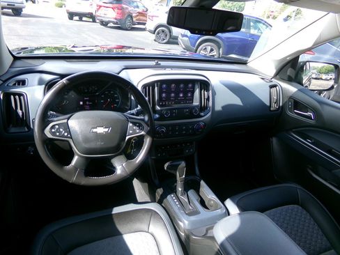 Used 2020 Chevrolet Colorado Z71 AWD/4WD image 14