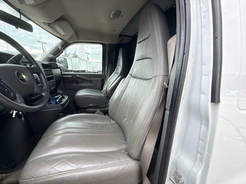 Used 2019 Chevrolet Express 2500 w/ Driver Convenience Package RWD image 12