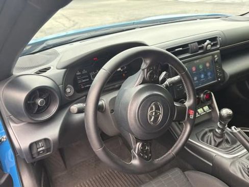 Used 2022 Toyota GR86 w/ ALL Weather Mat Package (TMS) RWD image 11