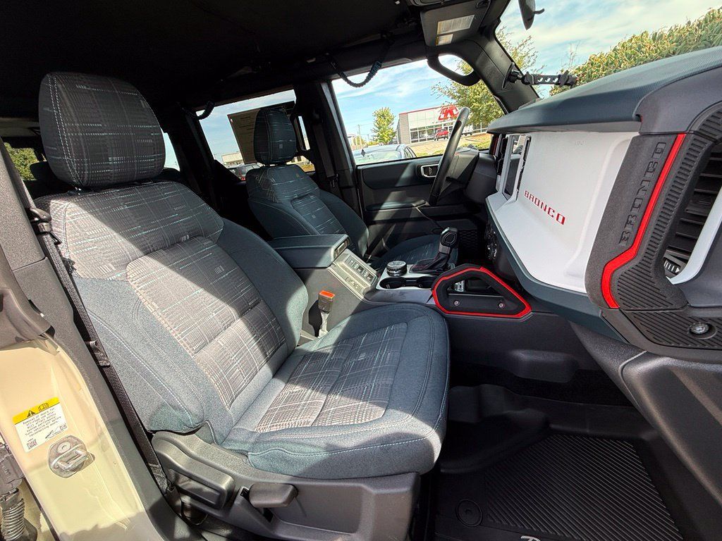 Used 2026 Ford Bronco Heritage Edition AWD/4WD image 44