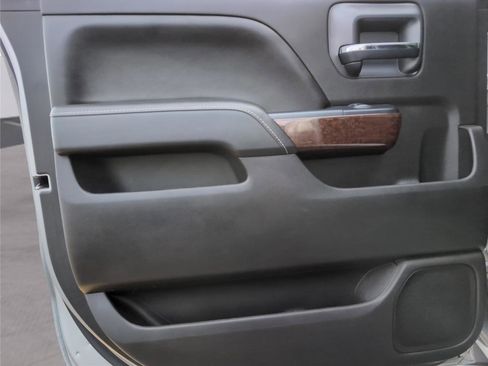 Used 2016 GMC Sierra 2500 SLT w/ Duramax Plus Package image 26