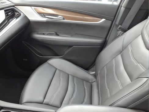 Used 2024 Cadillac XT6 Premium Luxury w/ Platinum Package AWD/4WD image 18