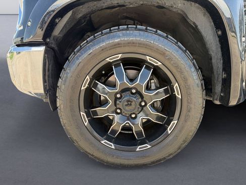 Used 2015 Toyota Tundra SR5 w/ SR5 Upgrade Package RWD image 12