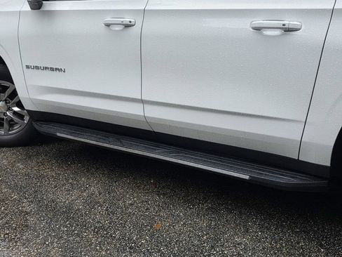 Used 2021 Chevrolet Suburban LT RWD image 30
