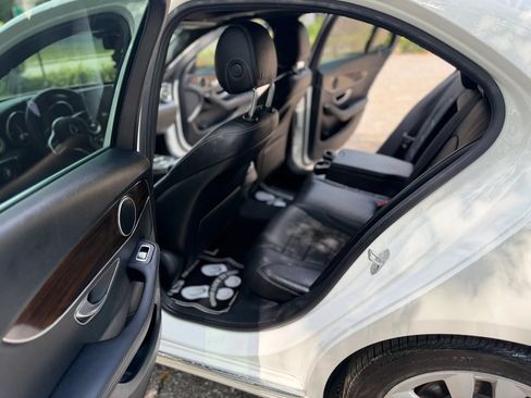Used 2020 Mercedes-Benz C 300 Sedan image 4