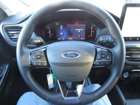 New 2026 Ford Escape SE image 23