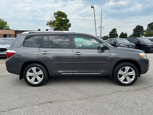 Used 2010 Toyota Highlander Limited AWD/4WD image 2
