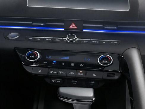 Used 2024 Hyundai Elantra SEL w/ Convenience Package FWD image 19
