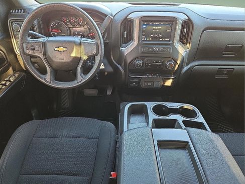 Used 2022 Chevrolet Silverado 2500 Custom w/ Custom Value Package image 8