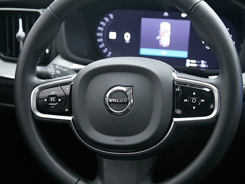 Certified 2025 Volvo XC60 T8 Plus w/ Protection Package Premier AWD/4WD image 25