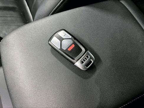 Used 2023 Audi Q5 2.0T Premium w/ Convenience Package image 13