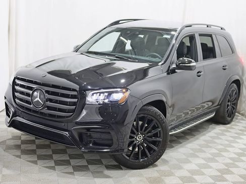 Used 2024 Mercedes-Benz GLS 580 4MATIC image 6