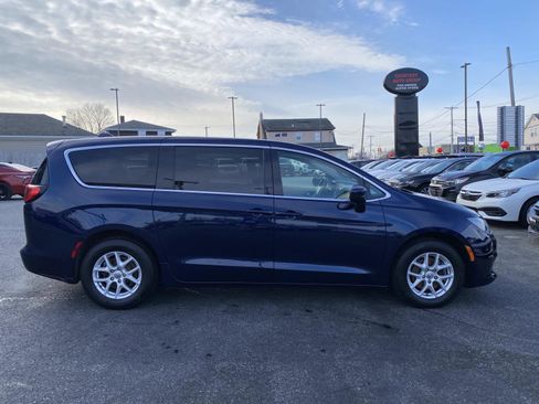 Used 2019 Chrysler Pacifica LX image 7