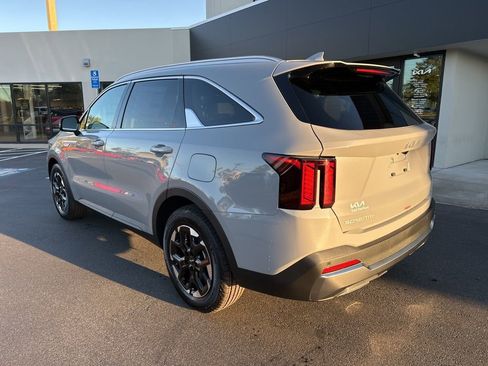 New 2026 Kia Sorento S w/ S Panoramic Sunroof Package FWD image 8